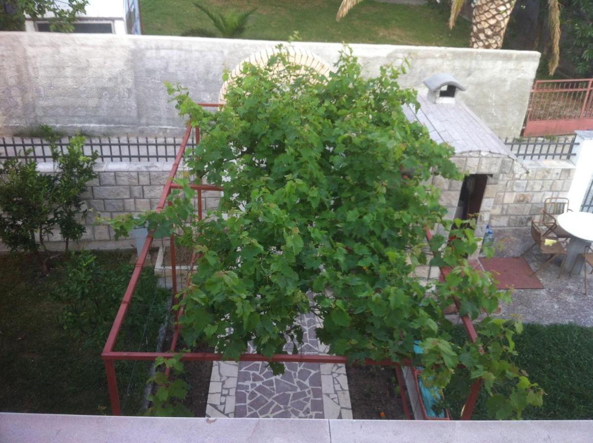 Apartments Avdic Sutomore Bagian luar foto