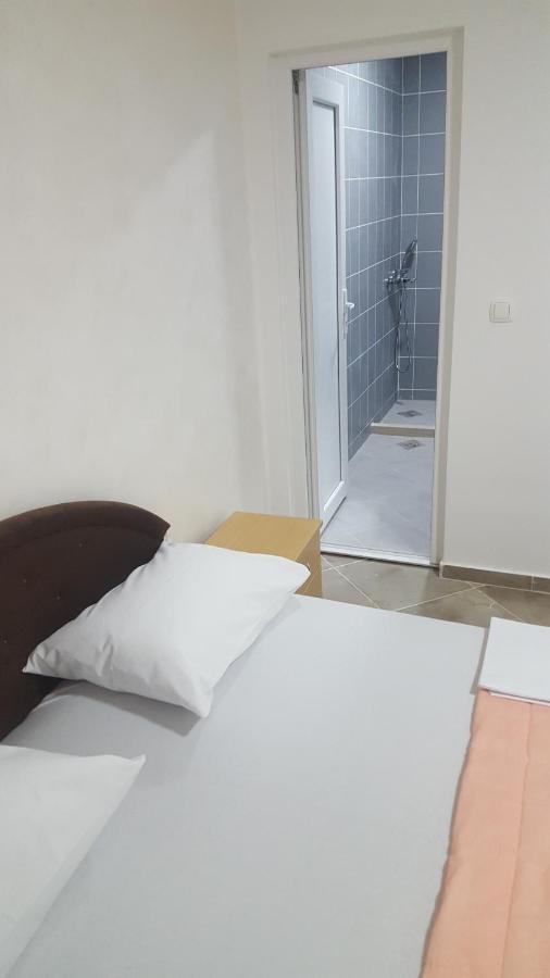 Apartments Avdic Sutomore Bagian luar foto